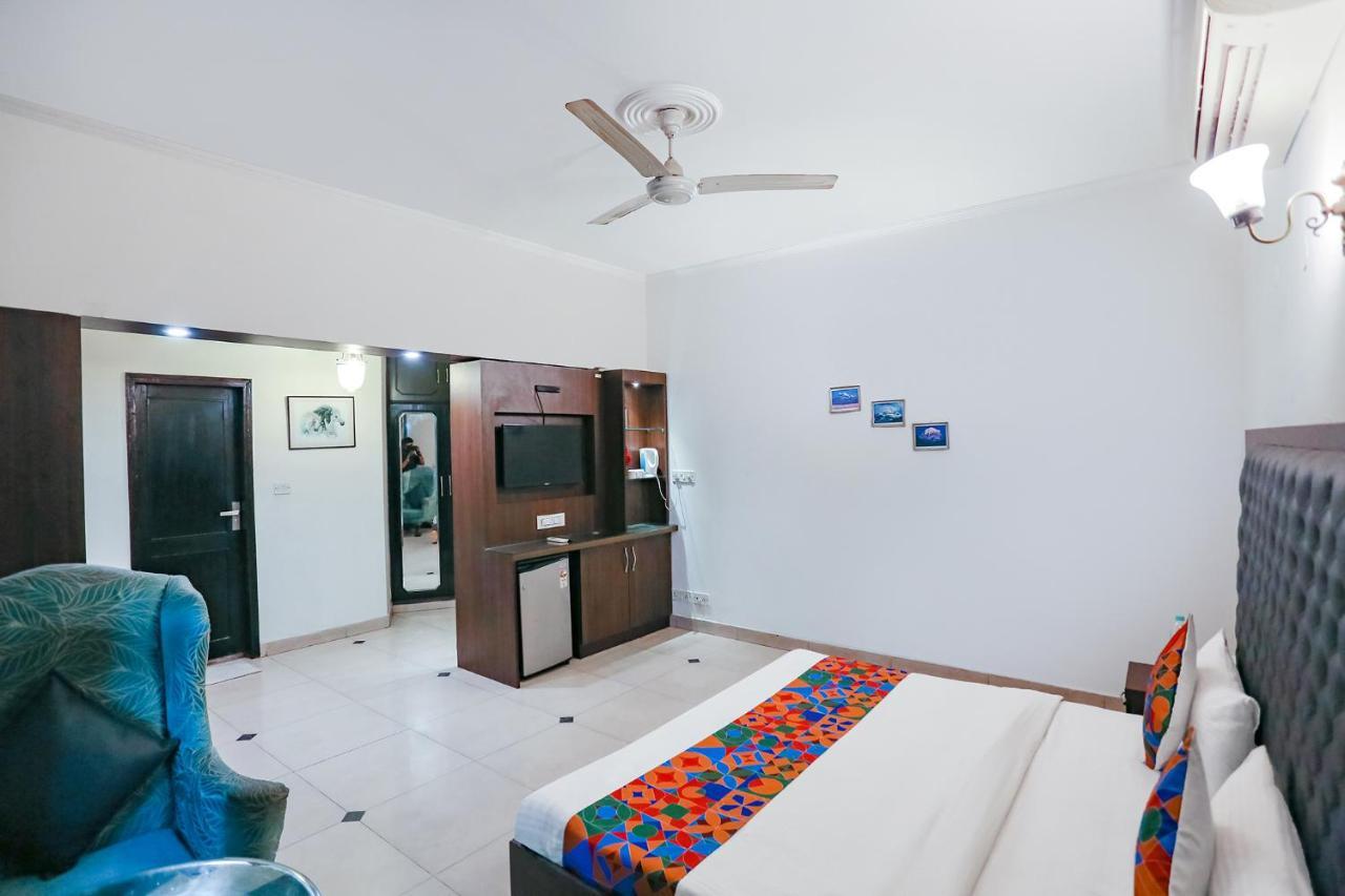 Hotel Fabexpress Lloyd House New Delhi