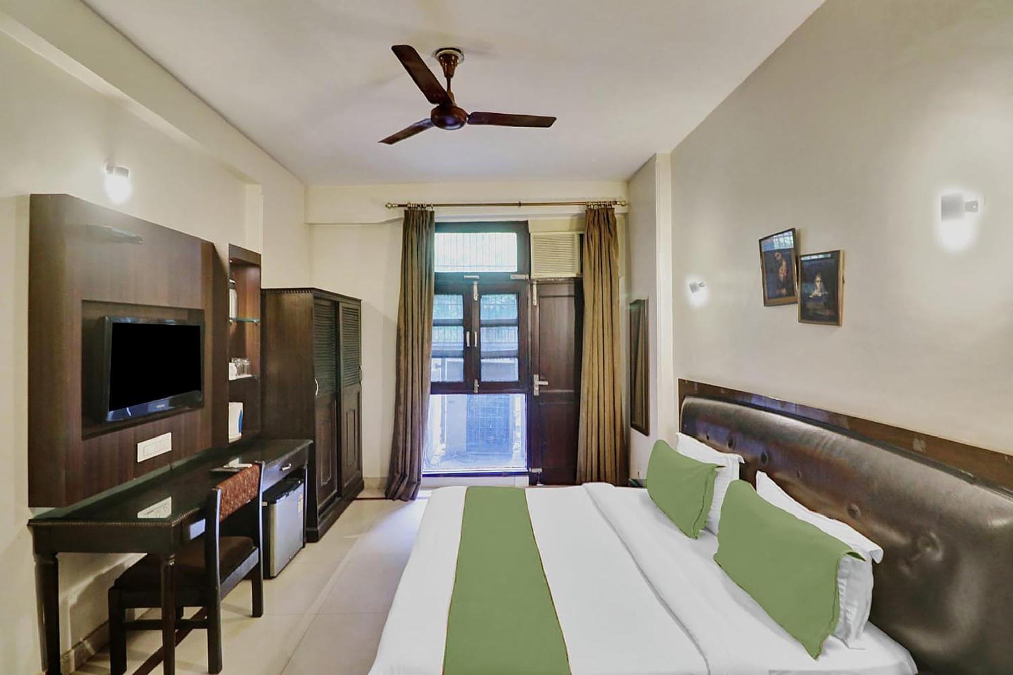 Fabexpress Lloyd House 3*