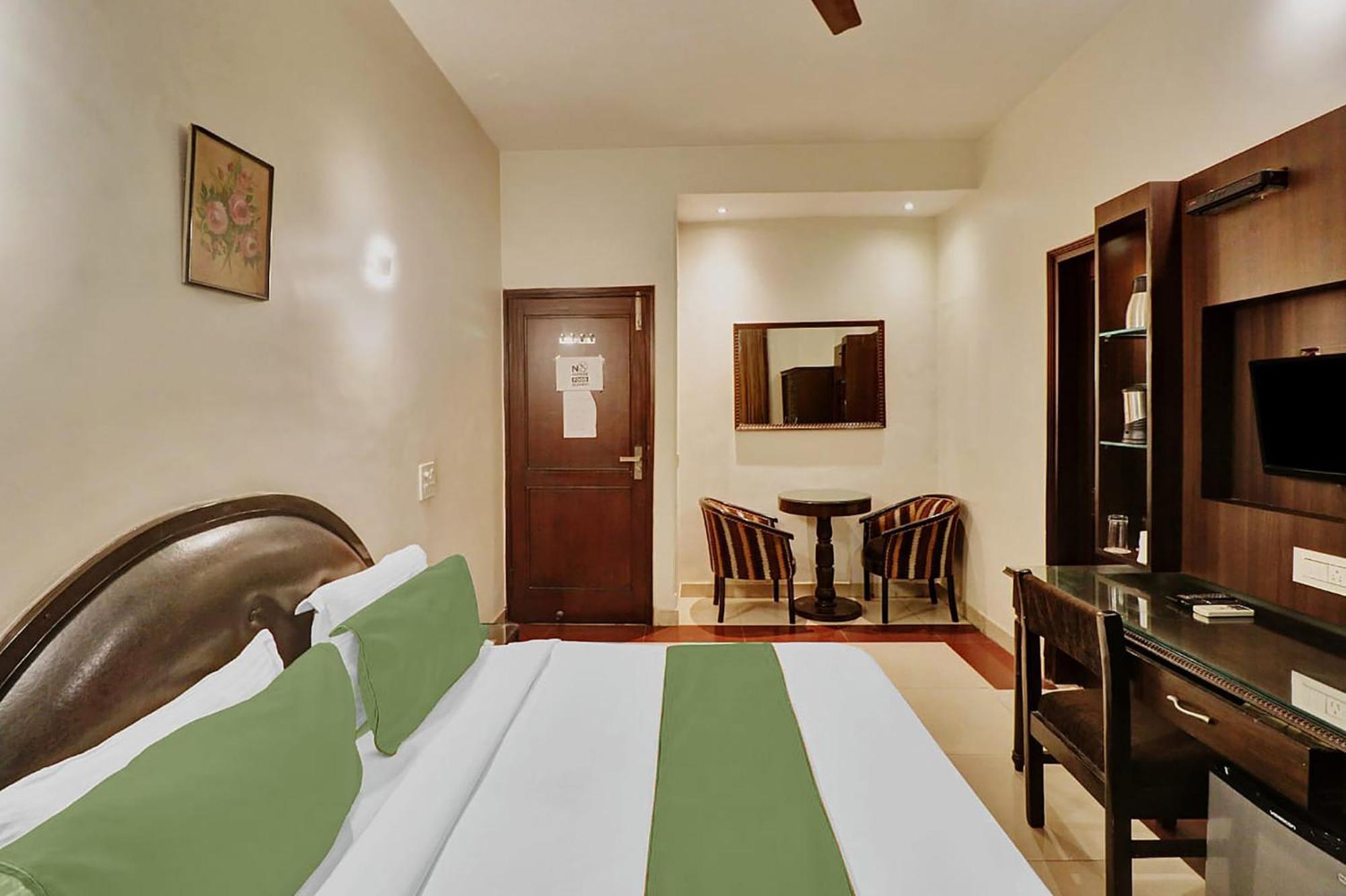 Fabexpress Lloyd House Hotel New Delhi